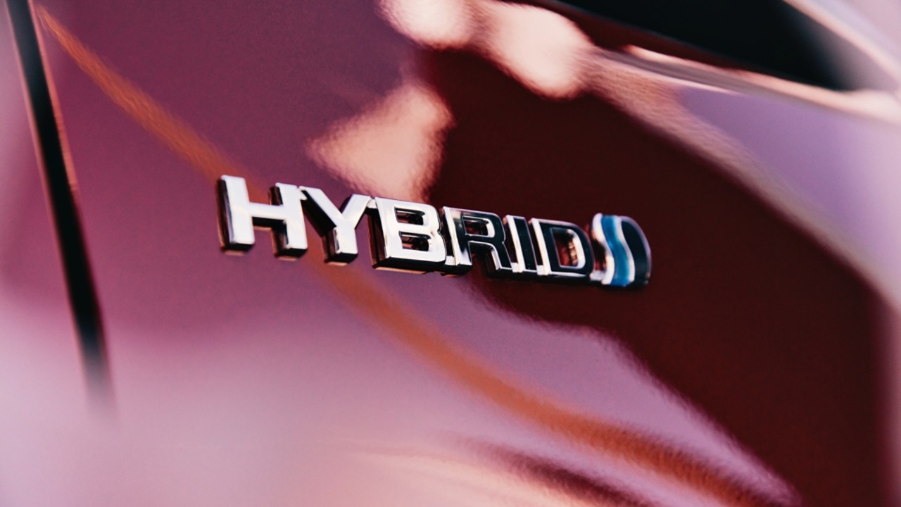 YA-hybrid-closeup-logo1920x1080